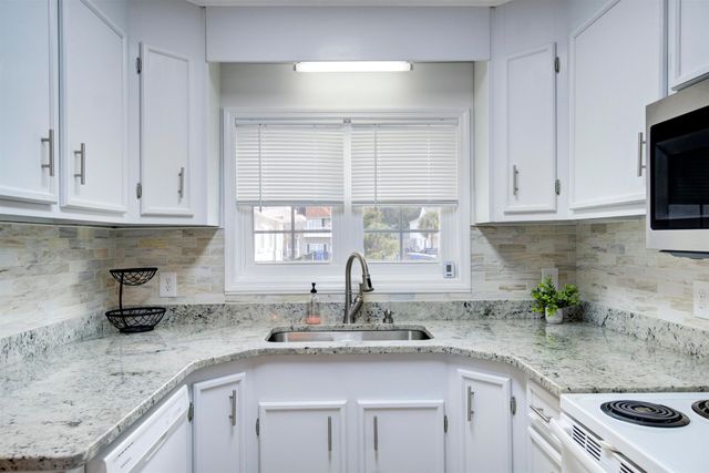 411 31st Ave N Apt 3, Myrtle Beach, SC 29577