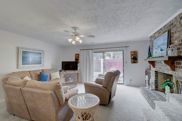 411 31st Ave N Apt 3, Myrtle Beach, SC 29577