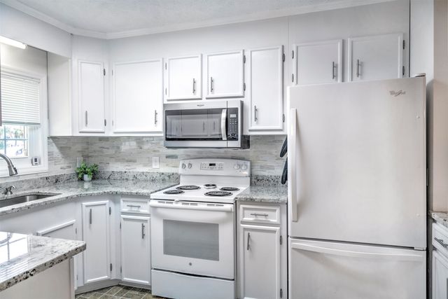 411 31st Ave N Apt 3, Myrtle Beach, SC 29577