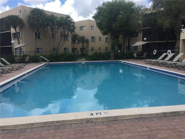 8065 SW 107TH Avenue 108, Miami, FL 33173