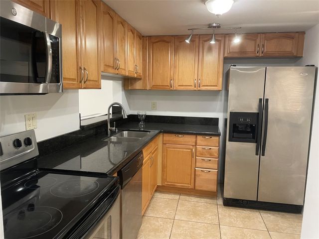 8065 SW 107TH Avenue 108, Miami, FL 33173
