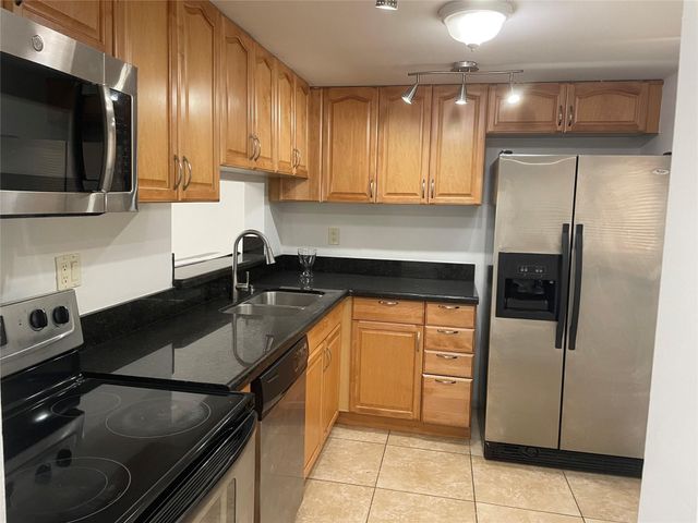 8065 SW 107TH Avenue 108, Miami, FL 33173