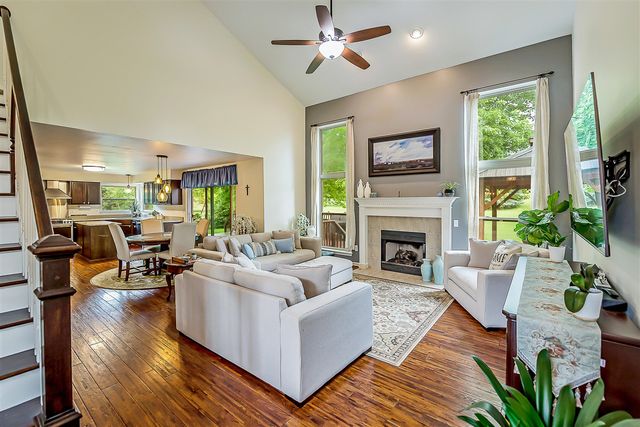 8757 Sydney Drive, Saline, MI 48176