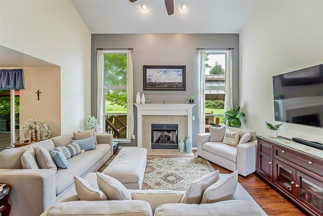 8757 Sydney Drive, Saline, MI 48176