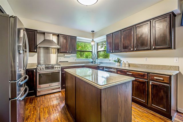 8757 Sydney Drive, Saline, MI 48176