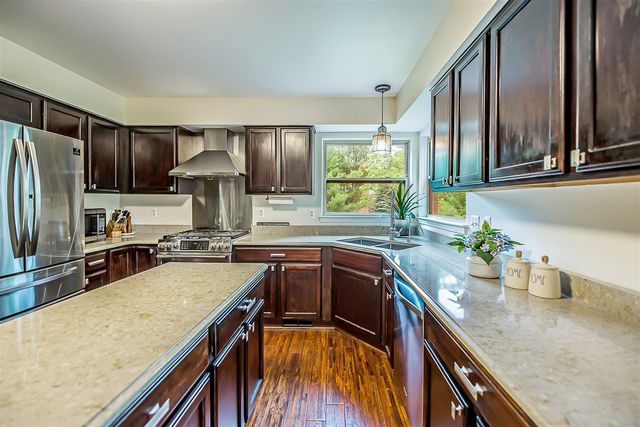 8757 Sydney Drive, Saline, MI 48176