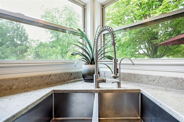 8757 Sydney Drive, Saline, MI 48176