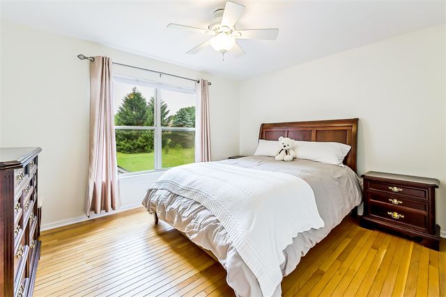 8757 Sydney Drive, Saline, MI 48176