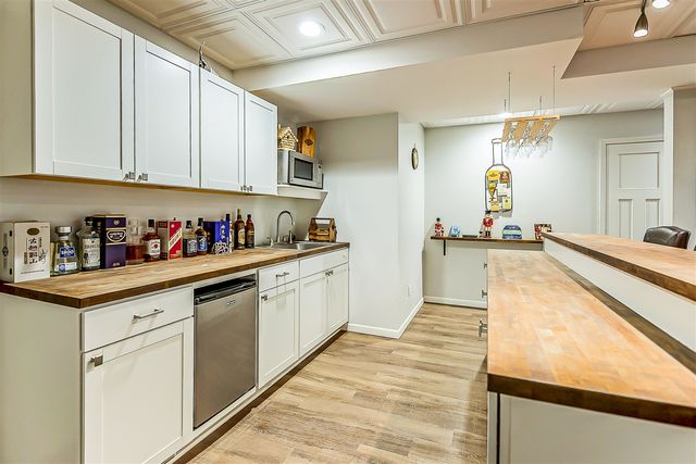 8757 Sydney Drive, Saline, MI 48176