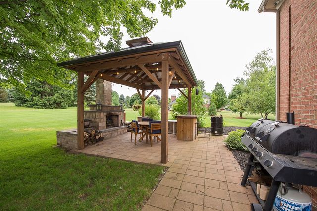 8757 Sydney Drive, Saline, MI 48176