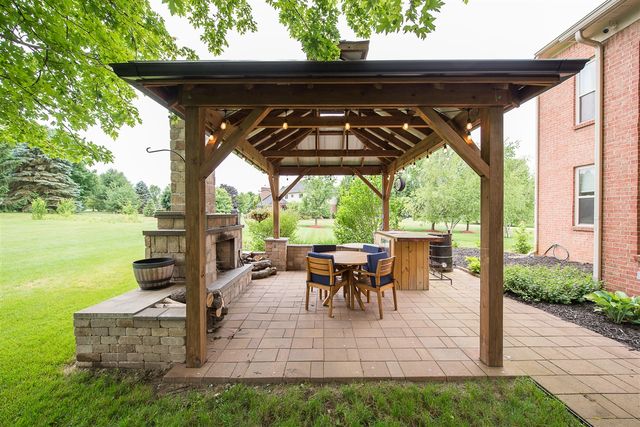 8757 Sydney Drive, Saline, MI 48176