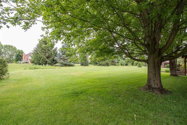 8757 Sydney Drive, Saline, MI 48176