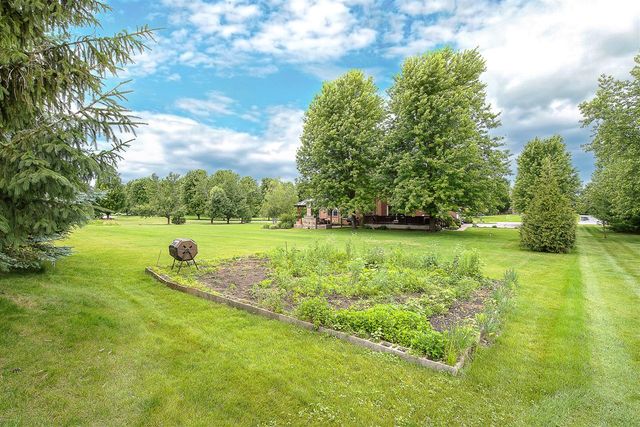 8757 Sydney Drive, Saline, MI 48176