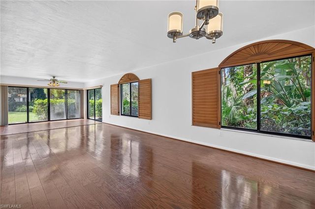 3370 10th ST N 1301, Naples, FL 34103