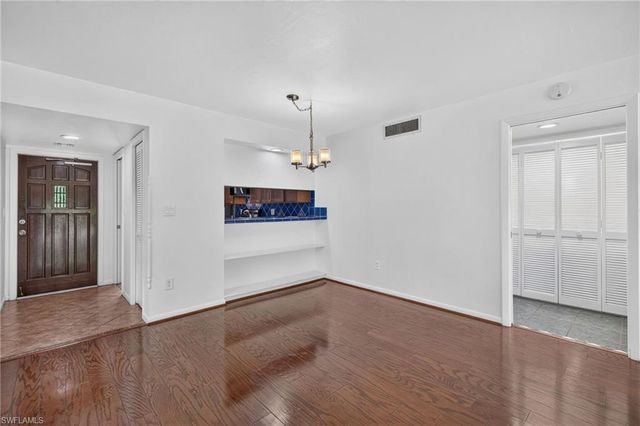 3370 10th ST N 1301, Naples, FL 34103