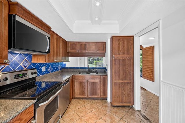 3370 10th ST N 1301, Naples, FL 34103