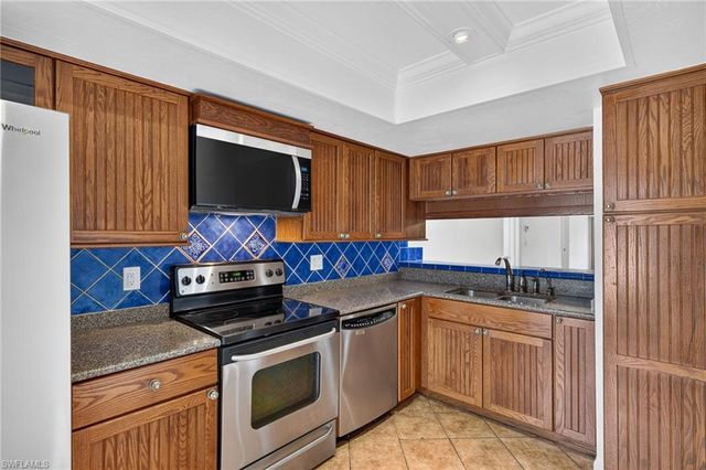 3370 10th ST N 1301, Naples, FL 34103