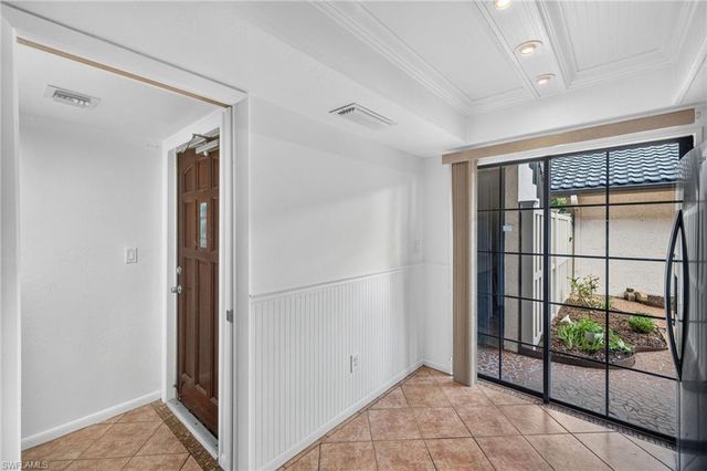 3370 10th ST N 1301, Naples, FL 34103