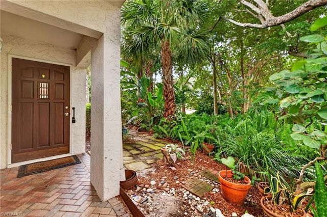 3370 10th ST N 1301, Naples, FL 34103