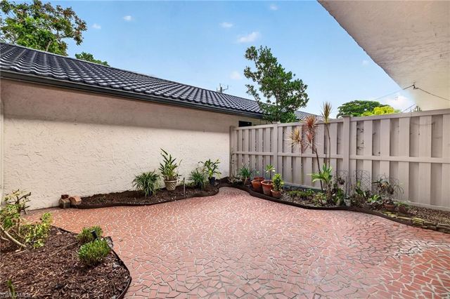 3370 10th ST N 1301, Naples, FL 34103