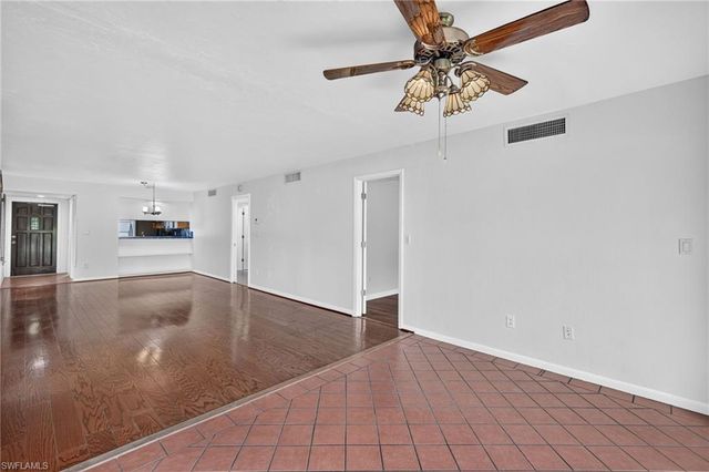 3370 10th ST N 1301, Naples, FL 34103