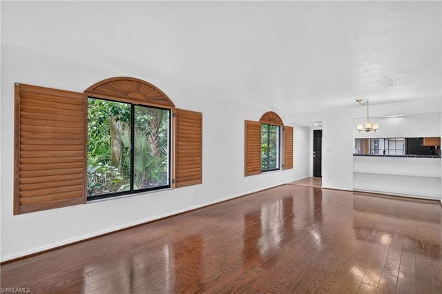 3370 10th ST N 1301, Naples, FL 34103