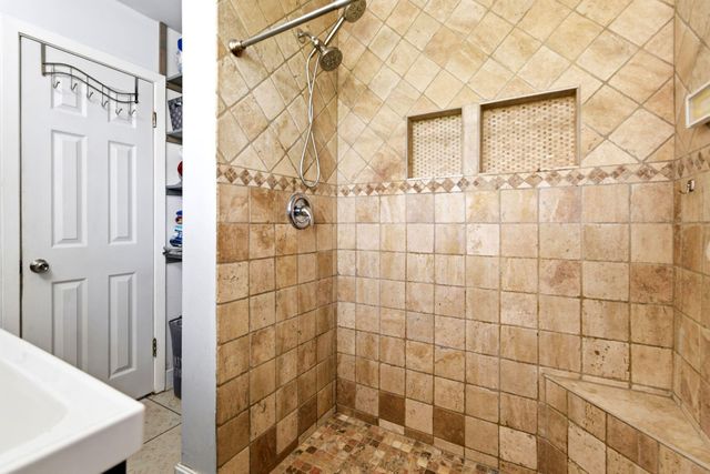2405 Hillshire Drive, Deer Park, TX 77536