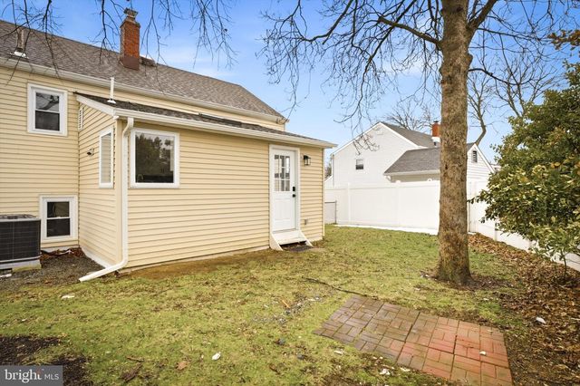 2 TEKENING WAY, Hamilton, NJ 08690