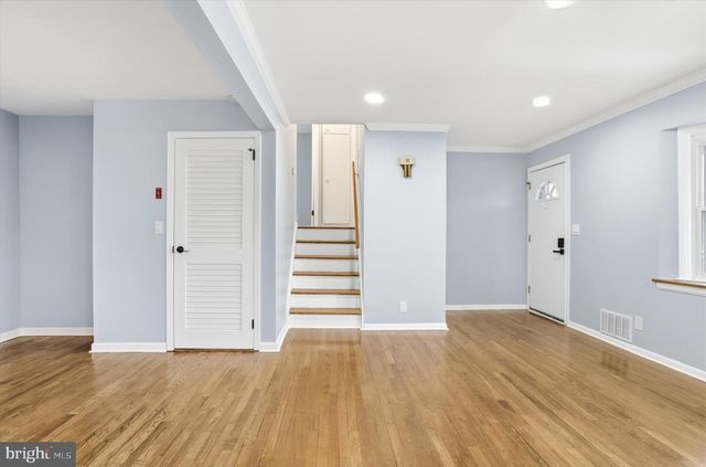 2 TEKENING WAY, Hamilton, NJ 08690