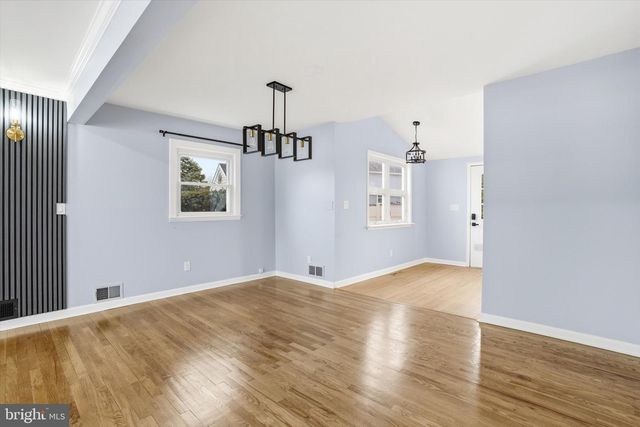 2 TEKENING WAY, Hamilton, NJ 08690