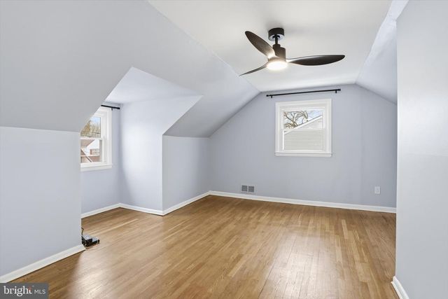 2 TEKENING WAY, Hamilton, NJ 08690