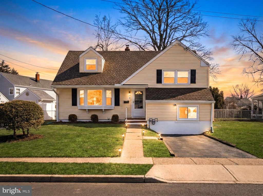 2 TEKENING WAY, Hamilton, NJ 08690