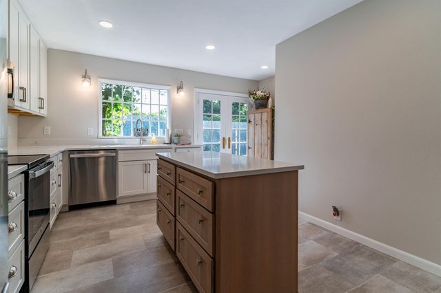 302 6th Street, Grundy Center, IA 50638