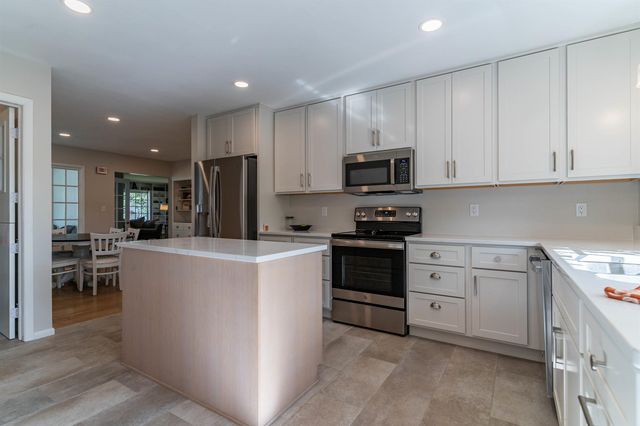 302 6th Street, Grundy Center, IA 50638