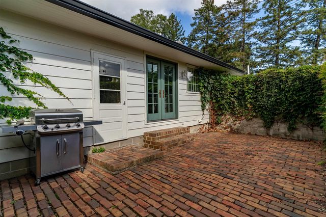 302 6th Street, Grundy Center, IA 50638
