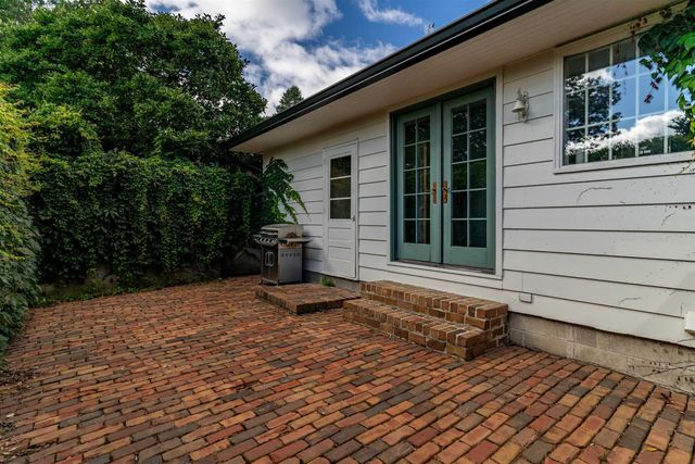 302 6th Street, Grundy Center, IA 50638