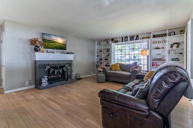 302 6th Street, Grundy Center, IA 50638