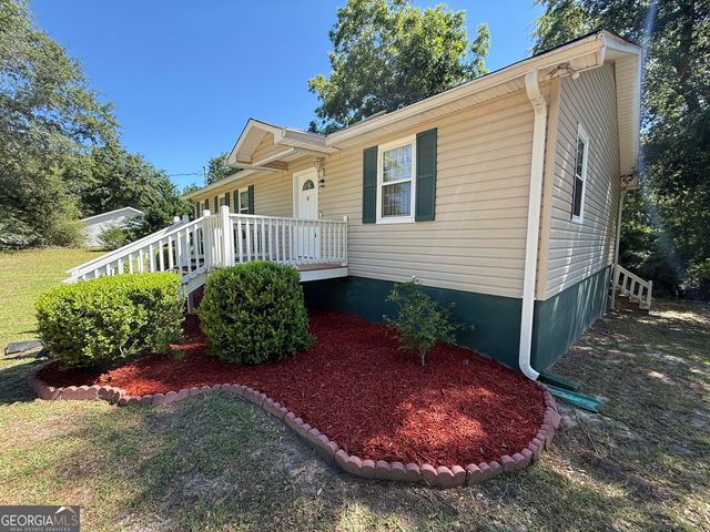 108 Atkinson Drive, Swainsboro, GA 30401