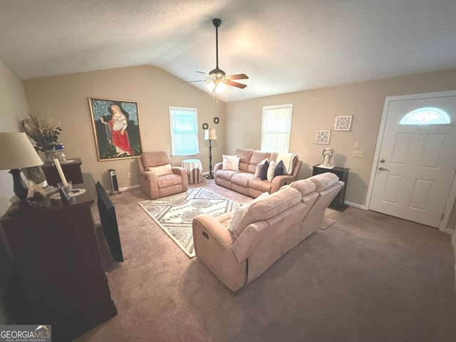 108 Atkinson Drive, Swainsboro, GA 30401