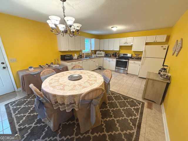 108 Atkinson Drive, Swainsboro, GA 30401