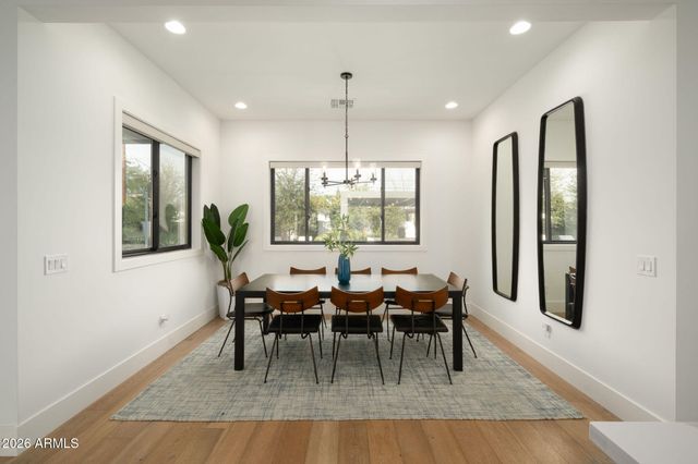 3226 E GLENROSA Avenue, Phoenix, AZ 85018