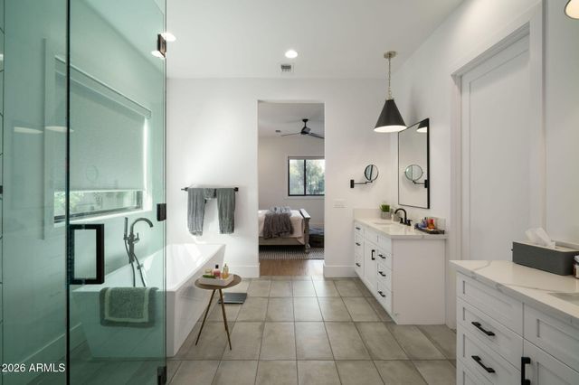 3226 E GLENROSA Avenue, Phoenix, AZ 85018