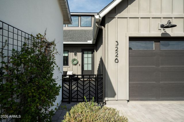 3226 E GLENROSA Avenue, Phoenix, AZ 85018