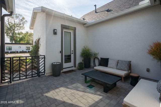 3226 E GLENROSA Avenue, Phoenix, AZ 85018