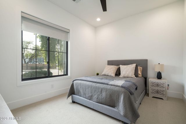 3226 E GLENROSA Avenue, Phoenix, AZ 85018