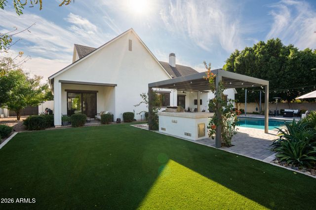 3226 E GLENROSA Avenue, Phoenix, AZ 85018