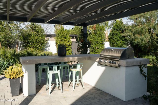 3226 E GLENROSA Avenue, Phoenix, AZ 85018