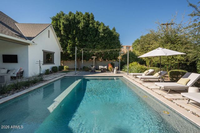 3226 E GLENROSA Avenue, Phoenix, AZ 85018