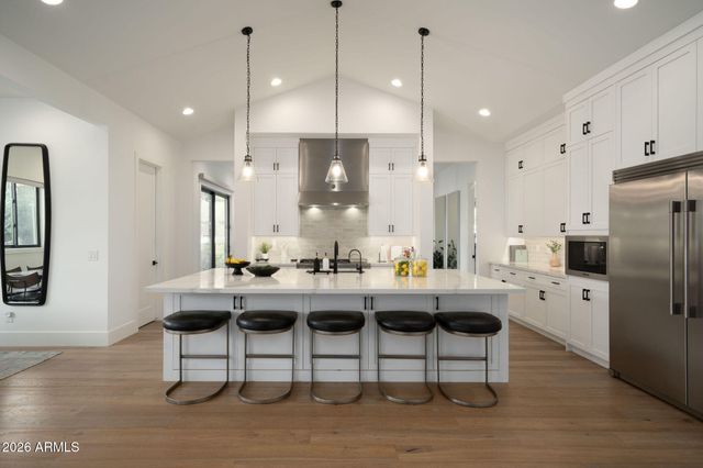 3226 E GLENROSA Avenue, Phoenix, AZ 85018