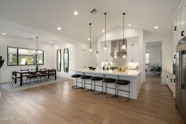 3226 E GLENROSA Avenue, Phoenix, AZ 85018